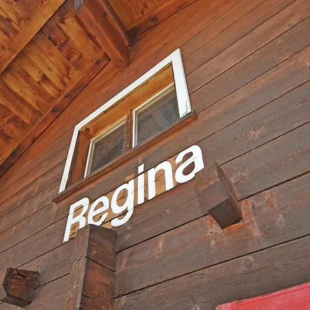 Holiday Regina 01 *